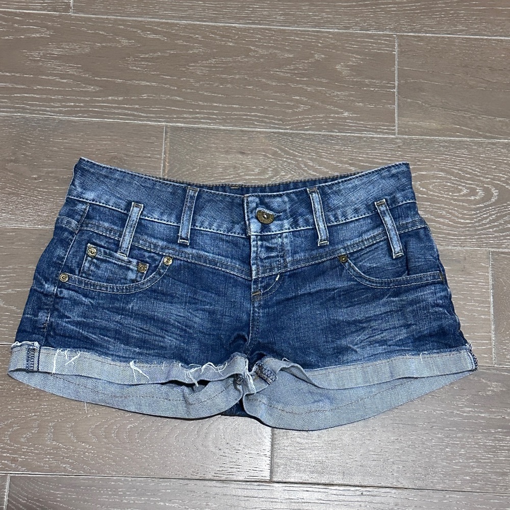 Guess Low-Rise Denim Jean Shorts - Size 27 4623-3